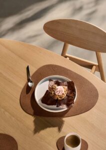 LIND DNA - TABLE MAT CURVE- NATURE - BULL